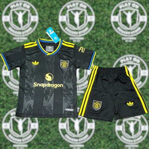 Kids Manchester United 25/26 Third Kit - Picture 1 of 3